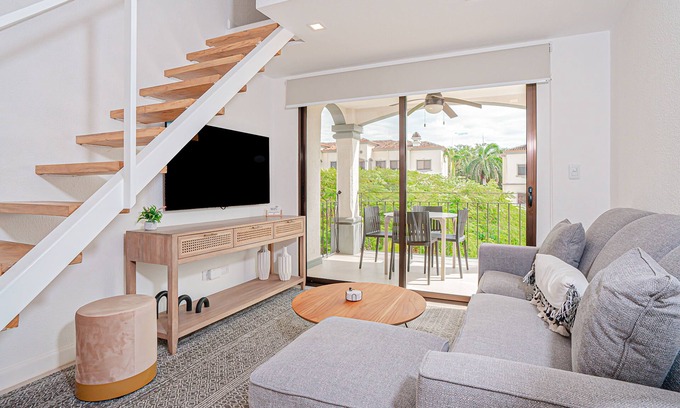 Tamarindo Apartment | Cozy apartment just 5 minutes from the beach with pool views and workspace