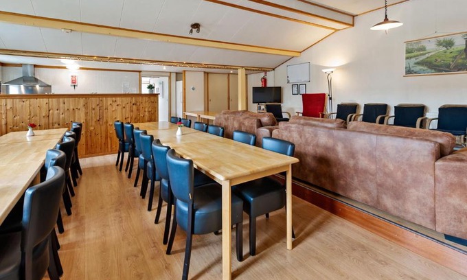 Arum Apartment | Cozy Apartment near Lake in Arum
