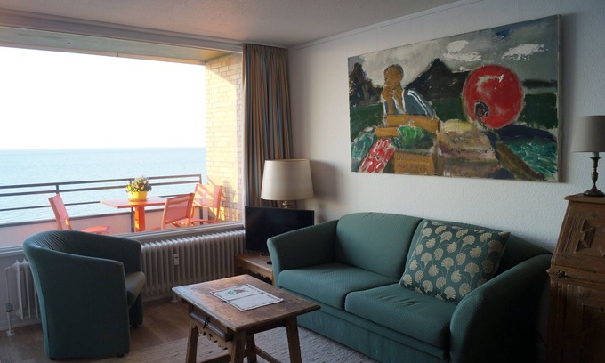List Apartment | Cozy apartment on the east beach with sea views