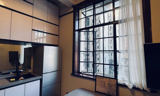 Downtown Shanghai Apartment | Cozy apartment with Art Deco at the heart of the City Center