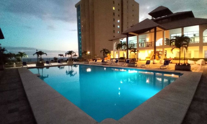 San Geronimo Apartment | Cozy apartment with beautiful view of the city, 19th floor.