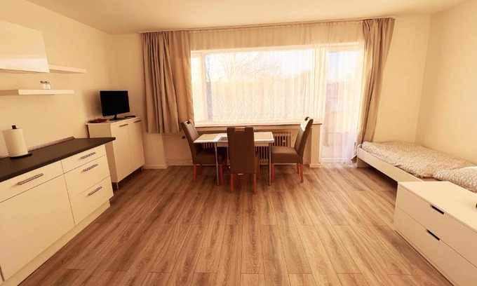 Rheindorf Apartment | Cozy apartment with balcony