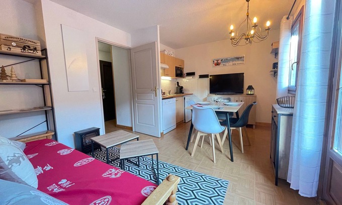Flumet Apartment | Cozy apartment with pool, pets allowed and parking in Flumet