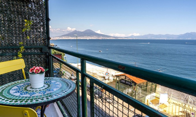 Posillipo Apartment | Cozy apartment with sea view just 3 minutes from the beach