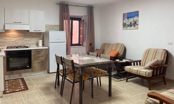 Marina Di Camerota Apartment | Cozy Apt In The Beautiful Marina, Marina di Camerota, Italy