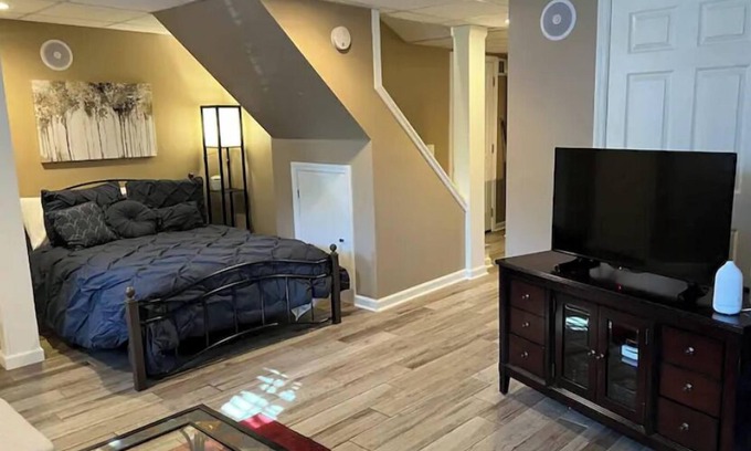 Inglewood Apartment | Cozy Basement Studio Suite in Nashville's Quiet Inglewood