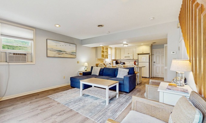 York Beach Condo | Cozy Beach Condo: Easy Walk to the Best Part of the Beach & Top Restaurants