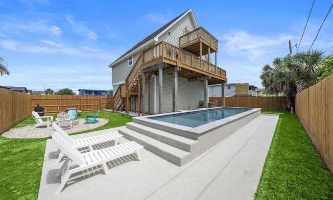 Jamaica Beach House | Cozy Beach House with Game Room, Steps from Beach