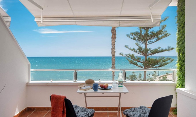 Torremolinos Apartment | Cozy beach studio Roca Chica