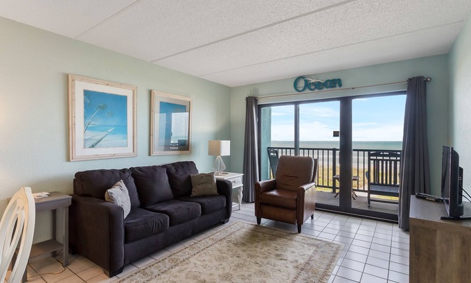 South Padre Island Condo | Cozy Beachfront Condo with Pool & Direct Beach Access!