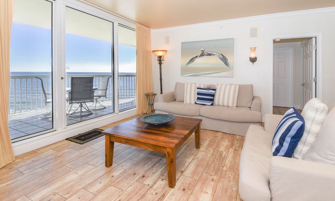 Fort Walton Beach - Destin Condo | Cozy beachfront condo w/private balcony & elevator in Destin! ☀🌺🐚