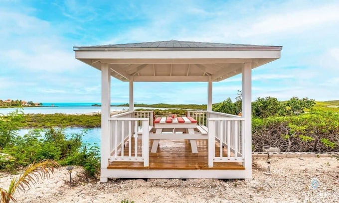 Ocean Point Apartment | Cozy Beachside Retreat by Chalk Sound Lagoon