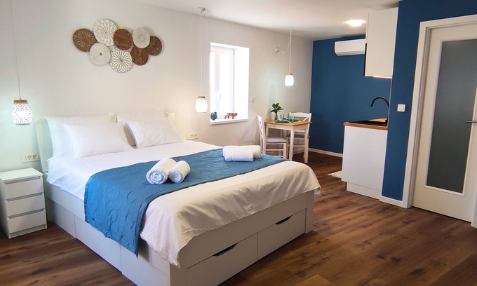 Izola Apartment | Cozy Beachside Studio – 2 Min Walk to the Sea