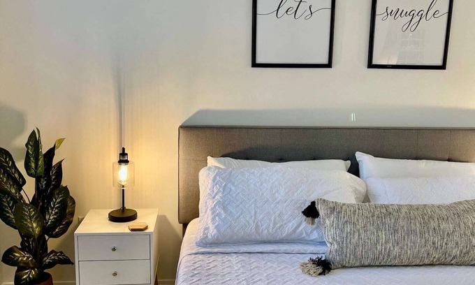 Mission Bay Apartment | Cozy boho-style 2BR, 2BA ground floor apartment in West Boca Raton with free parking