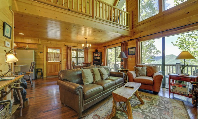 Bryson City Cabin | Cozy Bryson City Cabin w/Mountain Views!
