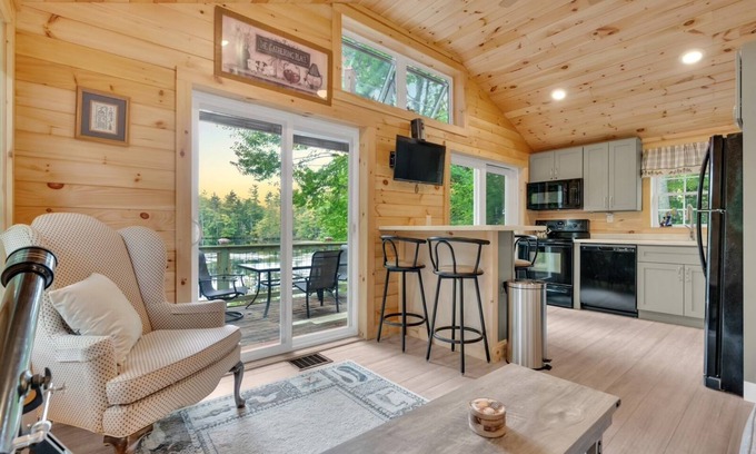 Lyman Cabin | Cozy cabin in wonderful Lyman with WiFi, AC