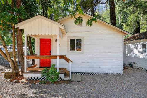 Cobb Hotel | Cozy Cabin Near Wineries, Harbin Hot Springs cabin