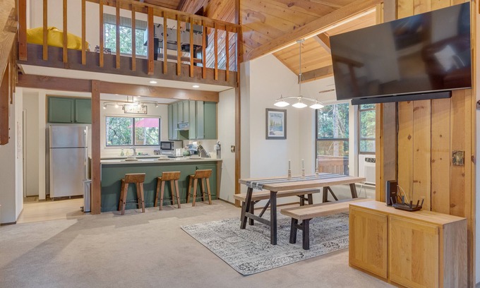 Arnold Cabin | Cozy Cabin with Club Access, Pool & Lakeside Dining in Blue Lake Springs