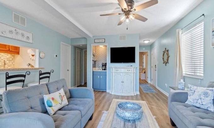 Carolina Shores Condo | Cozy Calabash Condo 🏝 minutes from NC/SC beaches