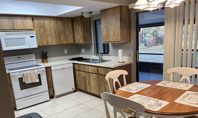 LaBelle House | Cozy , centrally located home