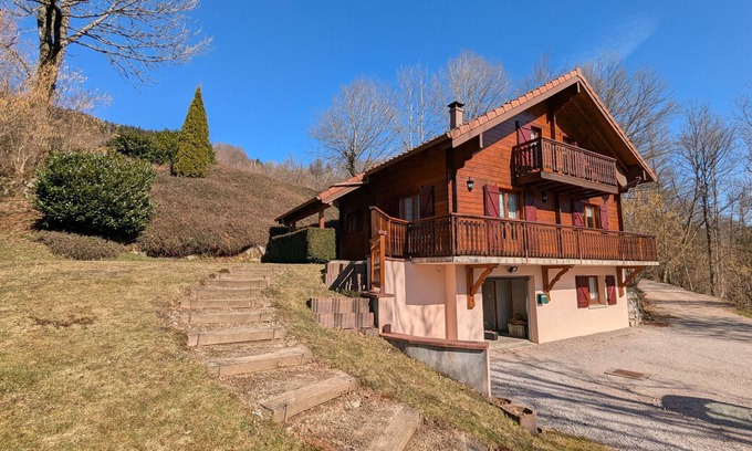 Le Menil Cottage | Cozy Chalet Near Ski Slopes and Lake, Sleeps 7, WiFi, Fireplace, Large Garden, Garage