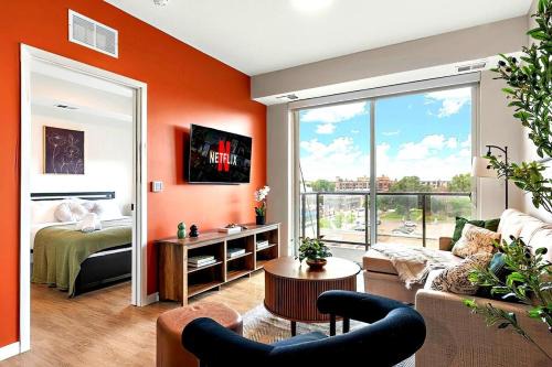 Downtown Minneapolis Apartment | Cozy & Chic 1Bd In Downtown Minneapolis, Minutes From Minneapolis Convention Center & US Bank Arena