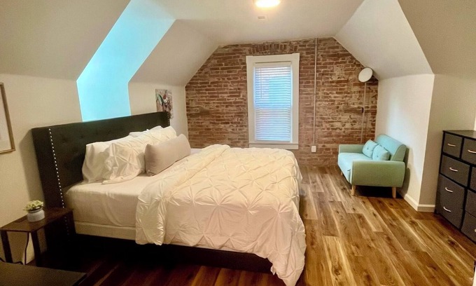 St. Charles Apartment | Cozy Clark Suite in Frenchtown Saint Charles