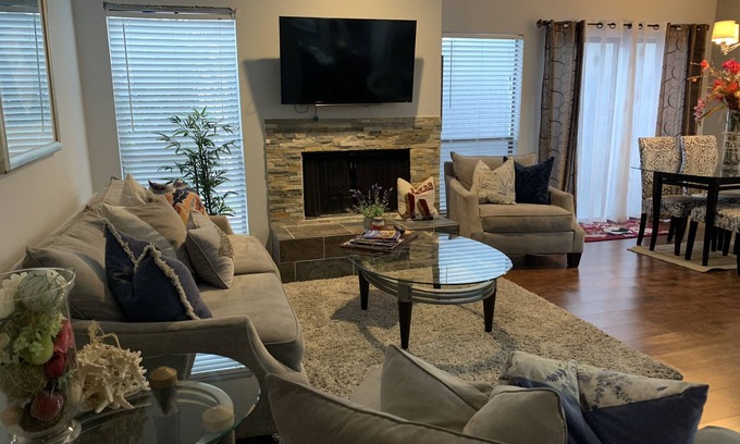 Houston Condo | Cozy, clean, quiet 2Bd/2Ba fully furnished condo in the heart of Galleria