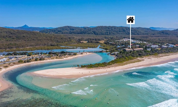 Hastings Point House | Cozy, Coastal 3BR Holiday Townhouse