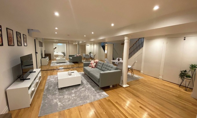 Thornhill House | Cozy Comfort Private Basementn5 Minutes to Yonge and Clark Intersection