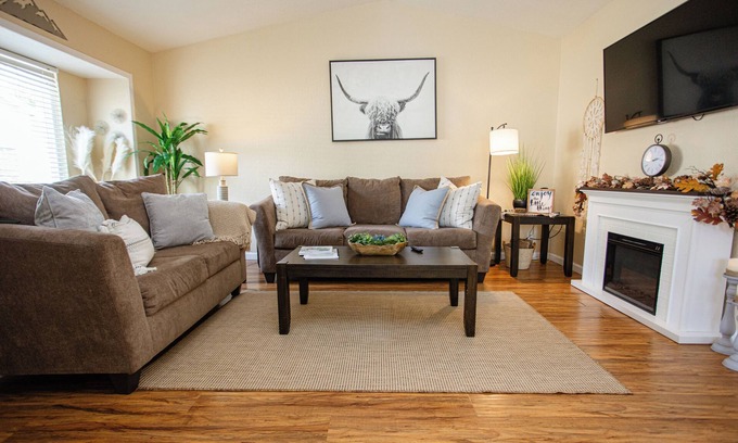 Three Rivers House | Cozy Condo minutes from the Sequoia National Park