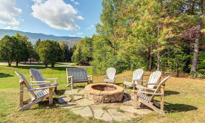 Warren Condo | Cozy Condo with Free Wifi, Pools and Tennis Courts, and Nearby Ski Access