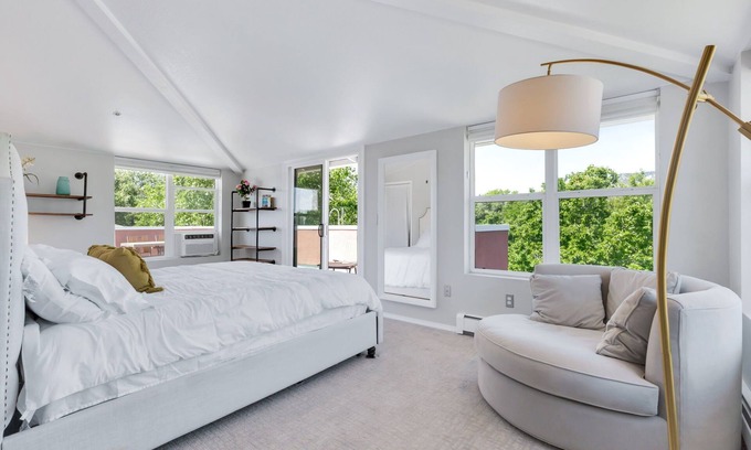 Glenwood Grove - North Iris Condo | Cozy condo with sunny rooftop Patio -Perfect outdoor Oasis in Heart of Boulder