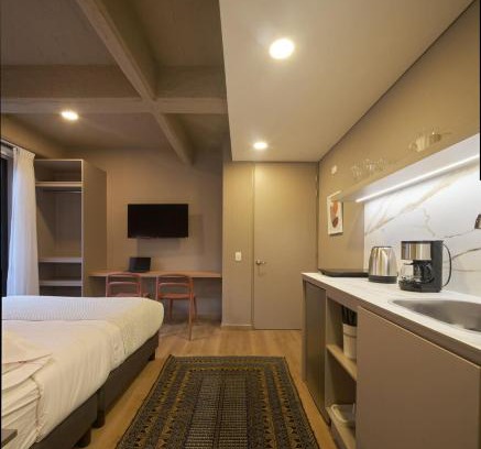 Financial District Apartment | Cozy & Contemporary Loft in a Prime Location