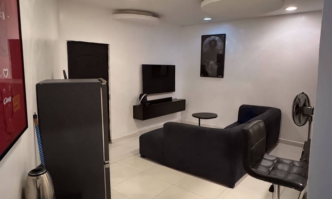 Ofin Apartment | Cozy & Convenient 1-Bedroom in Vibrant Victoria Island, Lagos
