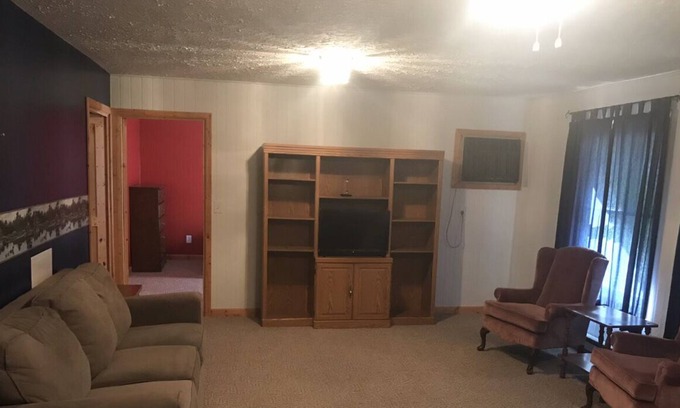 Nancy House | Cozy Cottage 2 minutes from the lake