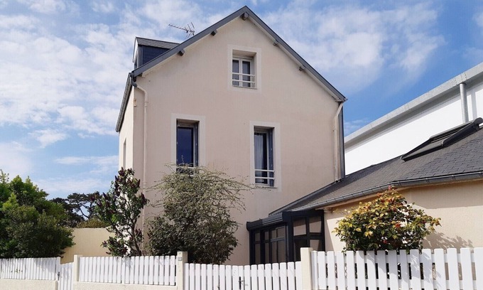 Granville House | Cozy cottage (5 people) with terrace, 250m from the sea and the Christian Dior garden