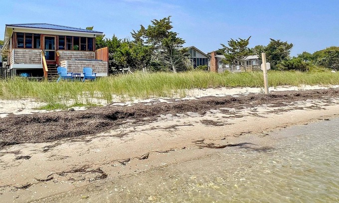 Hyde County Cottage | Cozy Cottage for 2 with it's own private beach right on the Pamlico sound.