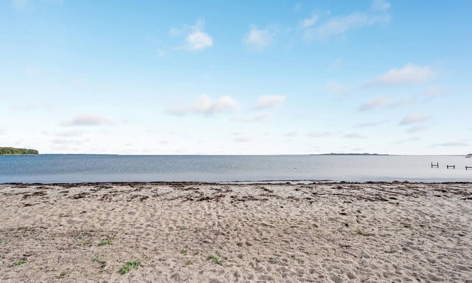 Diernæs Strandby House | Cozy cottage in the 2nd row at the beautiful Diernæs Strand.