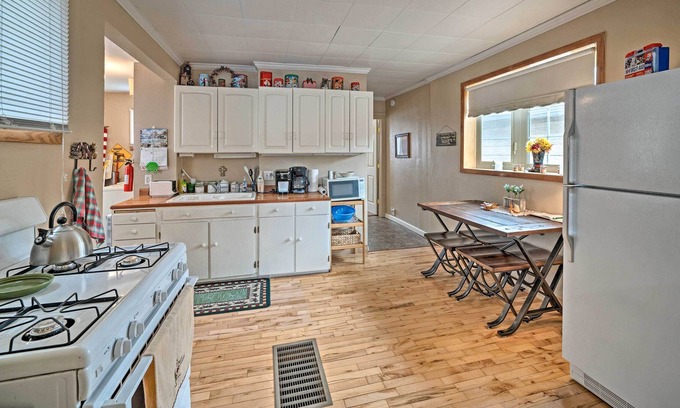 Red Lodge Cottage | Cozy Cottage w/ Yard - Walk to Downtown Red Lodge!