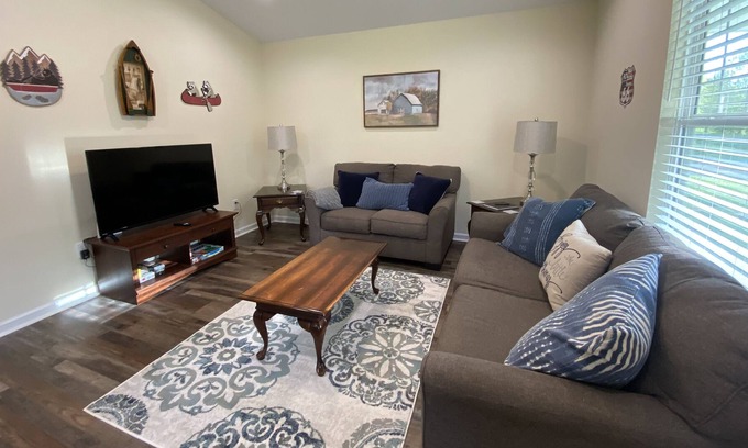 Cullman House | Cozy Country Living Just 7 Minutes to Smith Lake! Boat Friendly