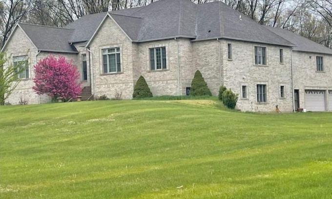 Donaldson House | Cozy Countryside Getaway