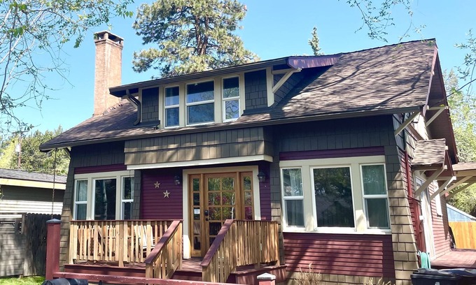River West Cabin | Cozy Craftsman in awesome location