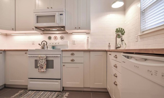 Kansas City Condo | Cozy Duplex Near from 39th St. & KU Hospital 5