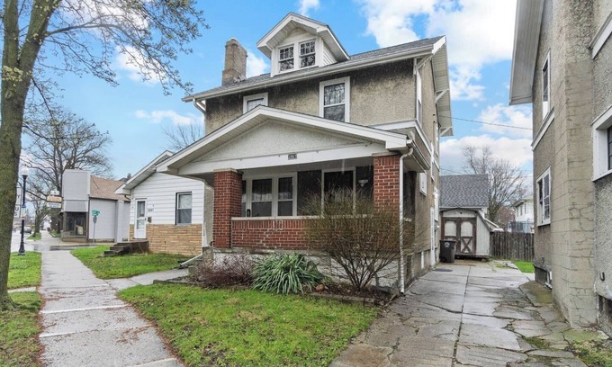 Fort Wayne Apartment | Cozy Essentials Apt in Downtown FW