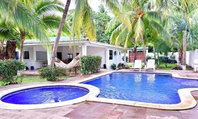 San Luis Talpa Villa | Cozy familiar Villa at Playa Amatecampo