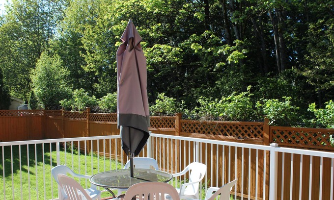 Guildford House | Cozy, family-friendly 5 Bedrooms and 4 bath House! Convenient Location
