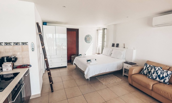 Grand Case Apartment | Cozy, family friendly apartment on the Beach, with panoramic view of the ocean