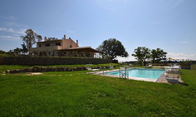 Campagnatico House | Cozy farmhouse with panoramic pool in Maremma for families and groups