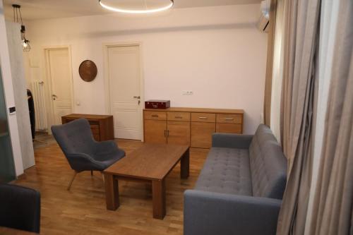 Saburtalo Apartment | Cozy Flat near Metro with Balcony